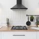 Cocina blanco con detalles en negro mate